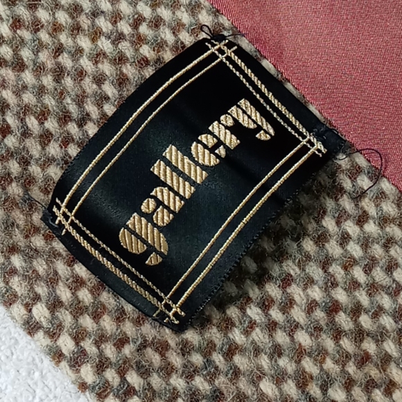 Gallery Vintage Ladies Pleated Pure Wool Coat - Picture 8 of 17